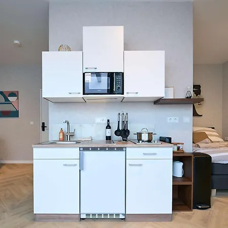 Escape Modern Near Everything * 에인트호번