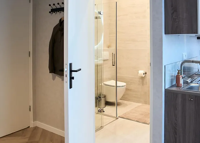 Escape Modern Near Everything آيندهوفن