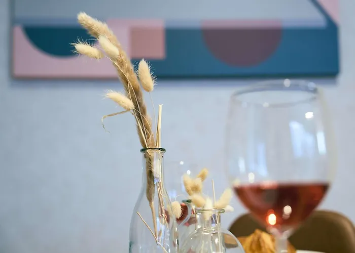 Escape Modern Near Everything * آيندهوفن