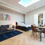 Escape Modern Near Everything Apartamento
