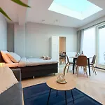 Escape Modern Near Everything Apartment *