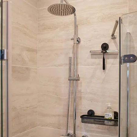 Escape Modern Near Everything Daire *